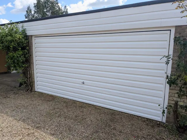 Garage door respray — Great Wigborough
